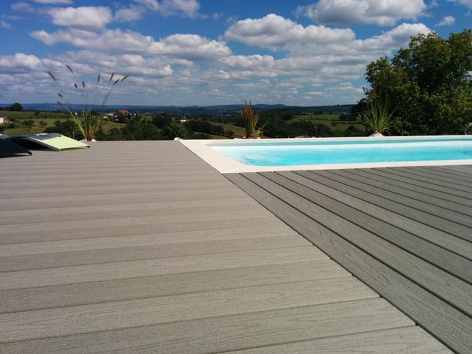 Composite-deck-around-pool